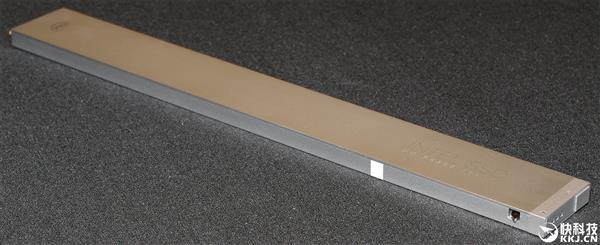 Intel“40米长尺”SSD全新形态:M.2被完美取代的图片 - 3 Intel“40米长尺”SSD全新形态:M.2被完美取代的照片 - 3