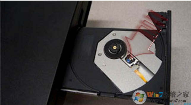 调整CD / DVD托盘