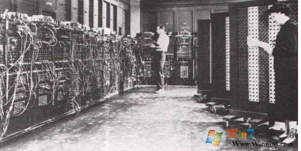 世界上第一台电脑长什么样?世界上第一台电脑配置是什么样的