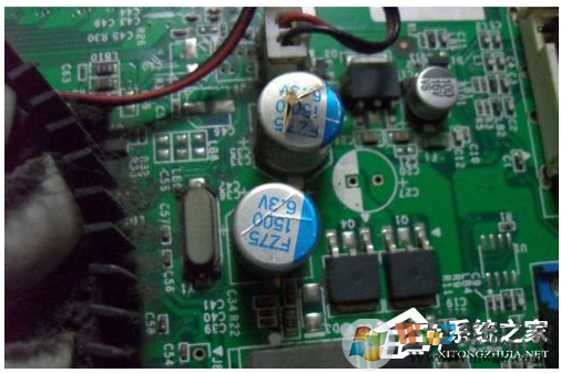 电脑突然花屏了该怎么办?电脑花屏死机的解决方法