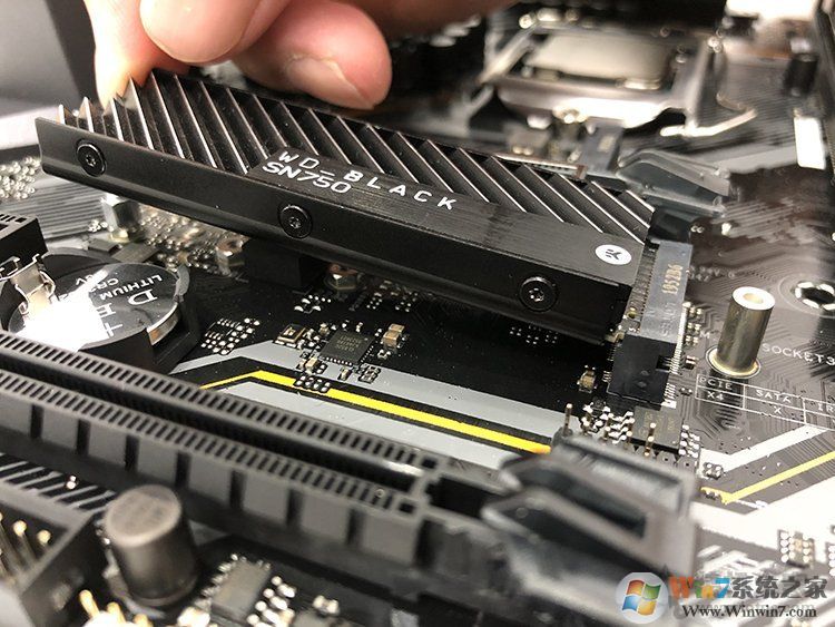 ������ô��װ��̬Ӳ�̣����԰�װM.2��SATA SSDӲ�̳̽�ͼ��